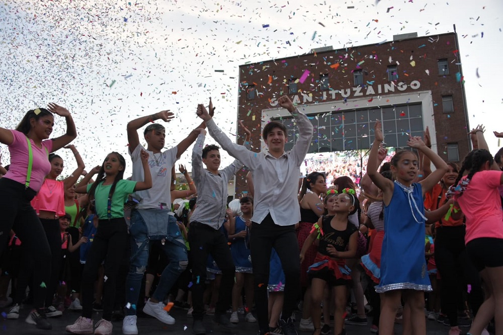 GRAN FIESTA DE FIN DE AÑO DE LOS TALLERES MUNICIPALES