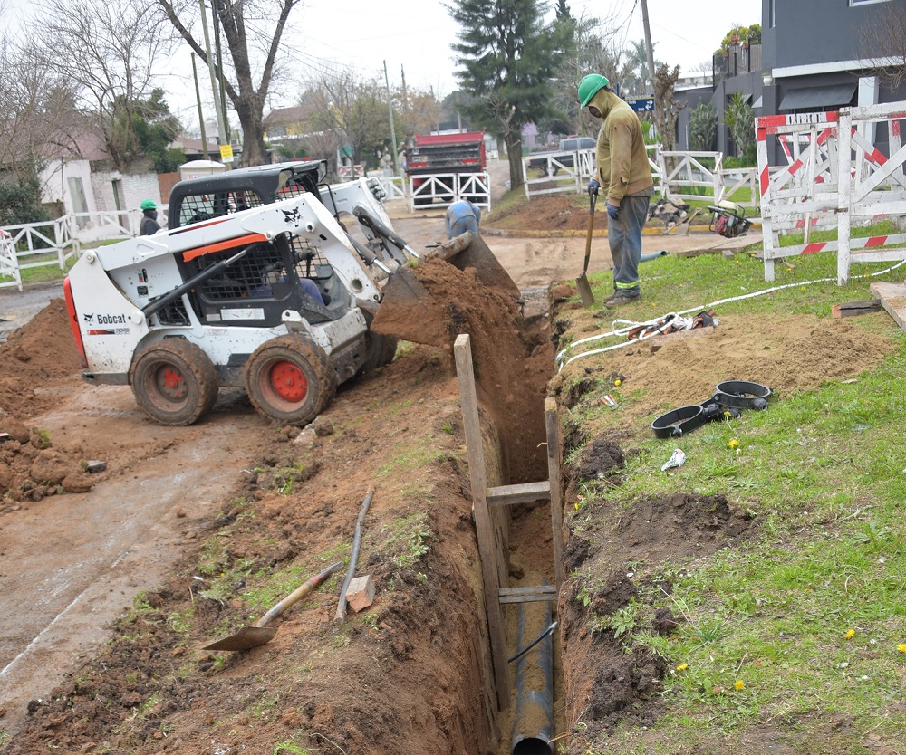 AVANZAN LAS OBRAS DE CLOACAS Y AGUA POTABLE