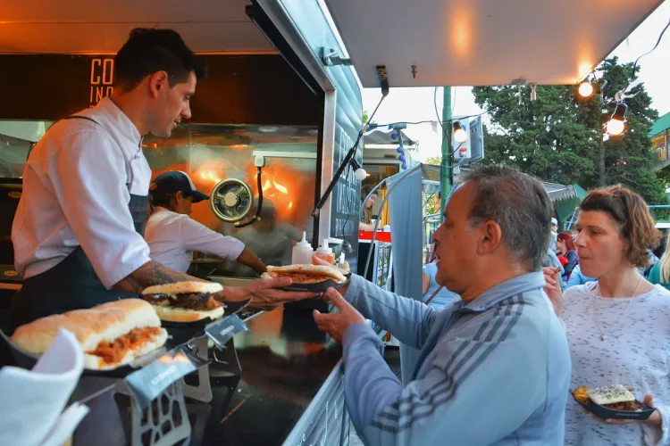 FERIA D’GUSTAR EN LA PLAZA SAN MARTÍN
