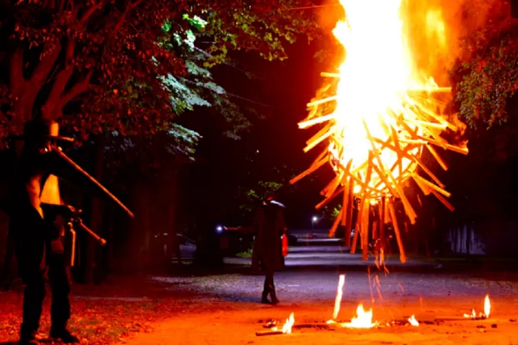 CONSTRUCTORES DE FUEGO EXPONE EN EN LA GALERÍA DE ARTE